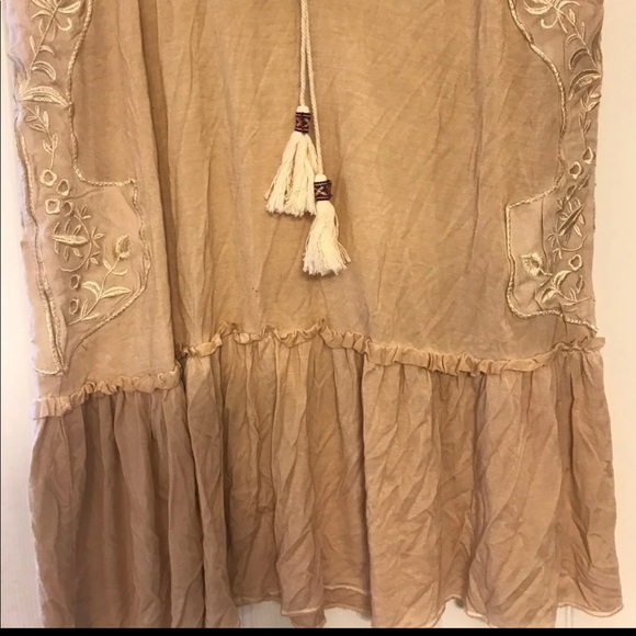 NWT Cream Embellished Tank - Picture 3 of 4